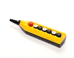 PV Serisi 7 Gözlü Tek Hızlı 1NC Acil Stoplu Vinç Kumanda Kutusu EMAS PV7E30B222